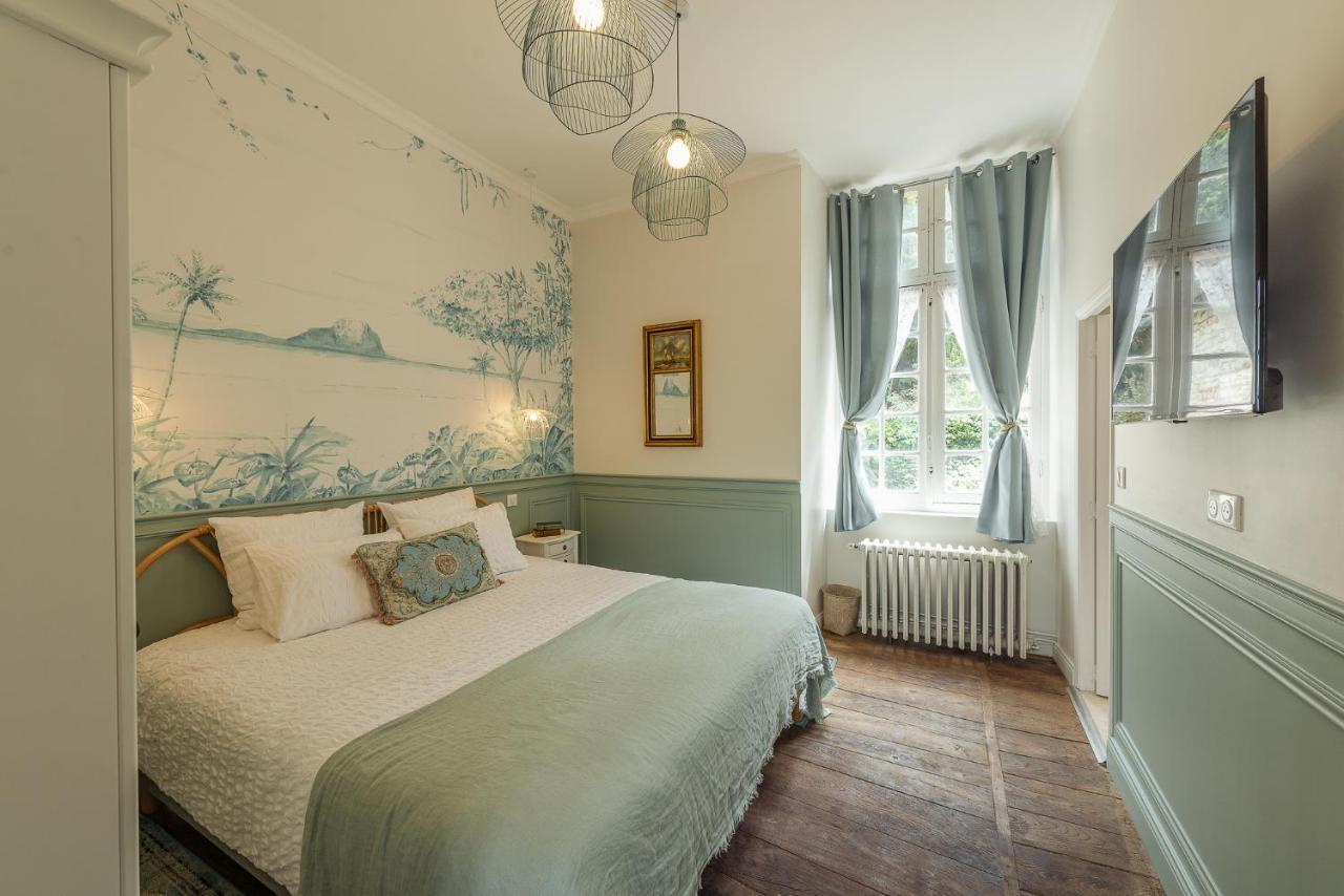 Manoir De Laroque Delprat Bed & Breakfast Autoire Bagian luar foto