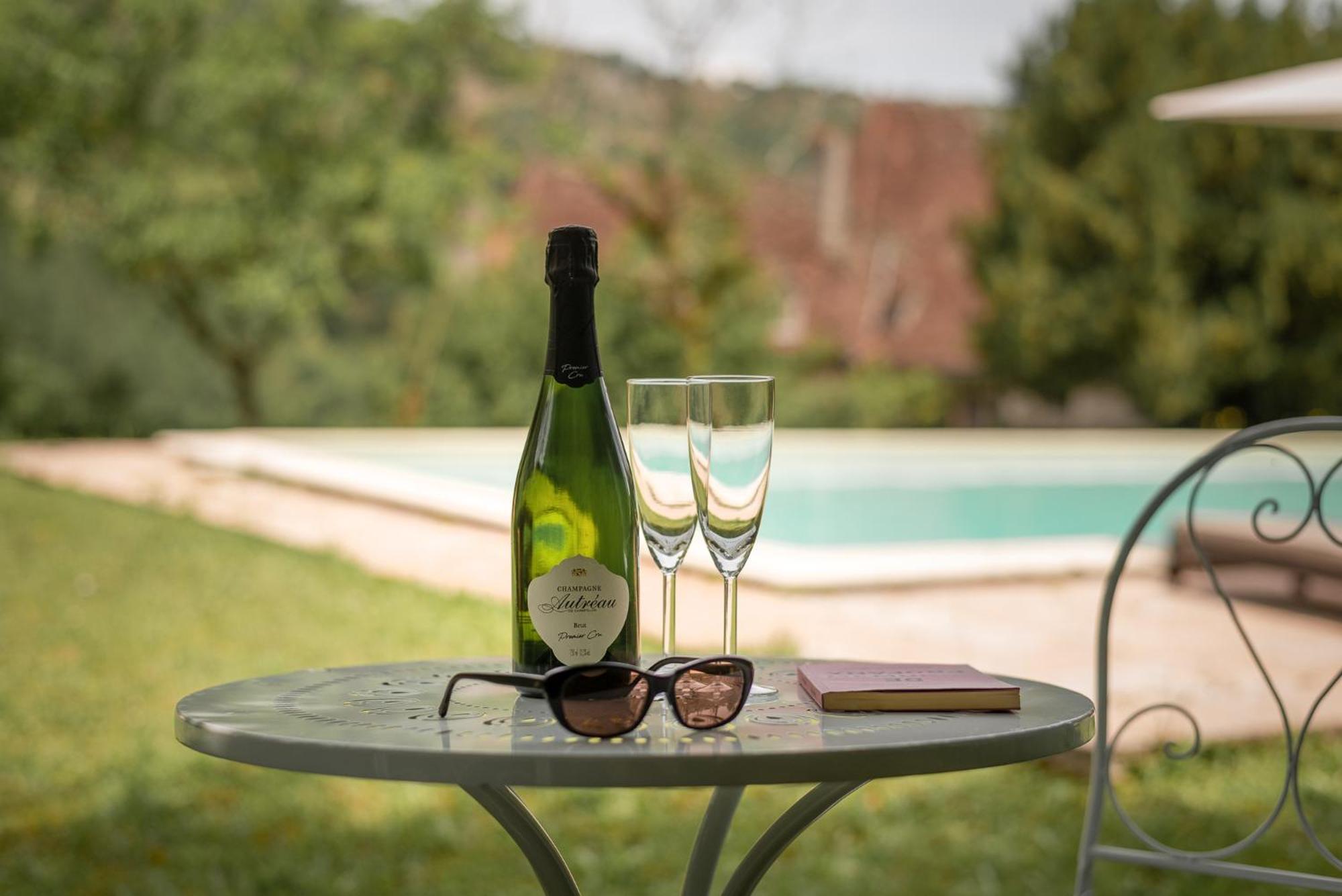 Manoir De Laroque Delprat Bed & Breakfast Autoire Bagian luar foto