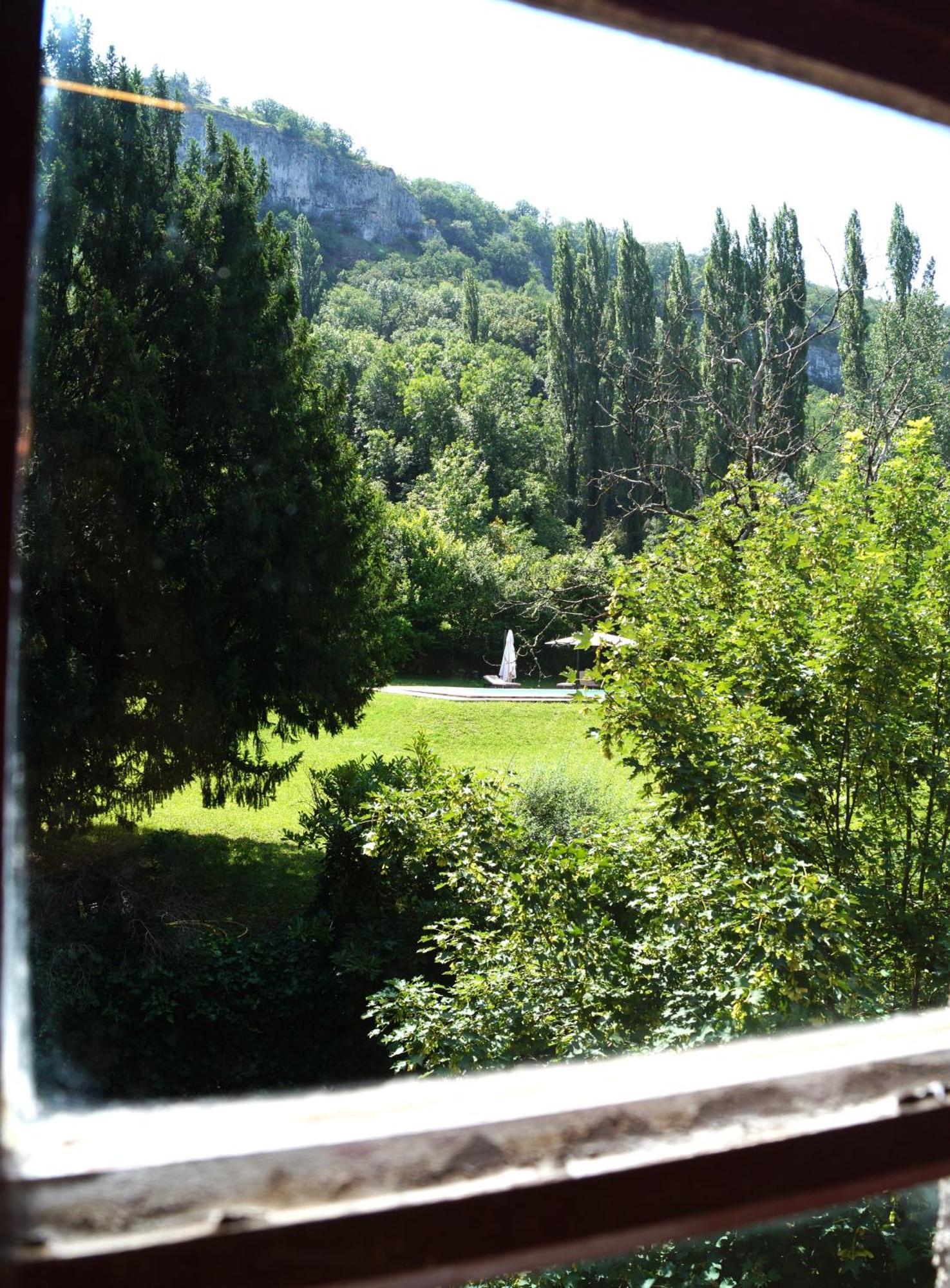 Manoir De Laroque Delprat Bed & Breakfast Autoire Bagian luar foto