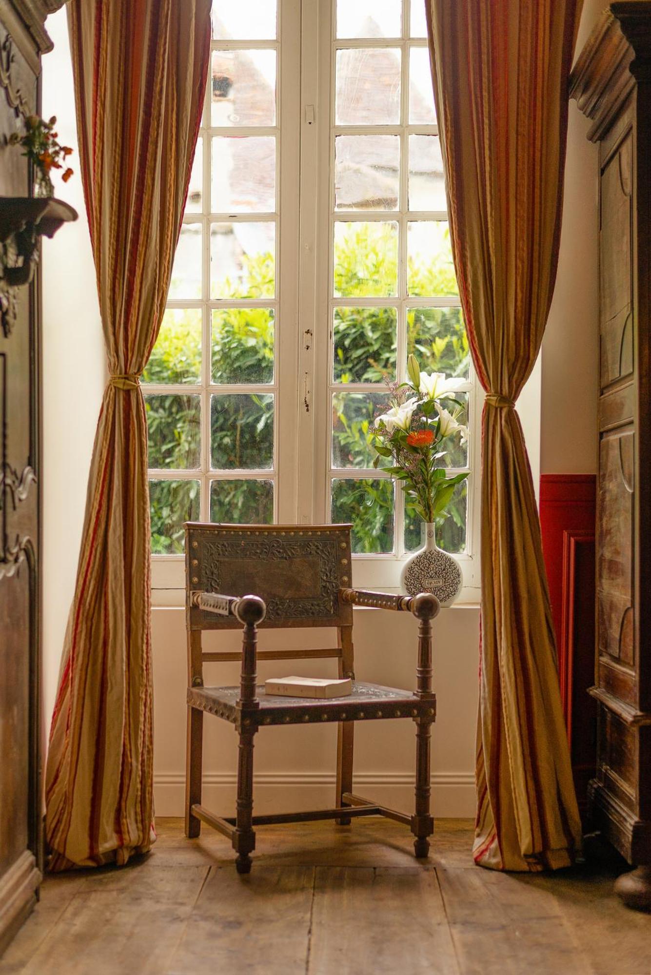 Manoir De Laroque Delprat Bed & Breakfast Autoire Bagian luar foto