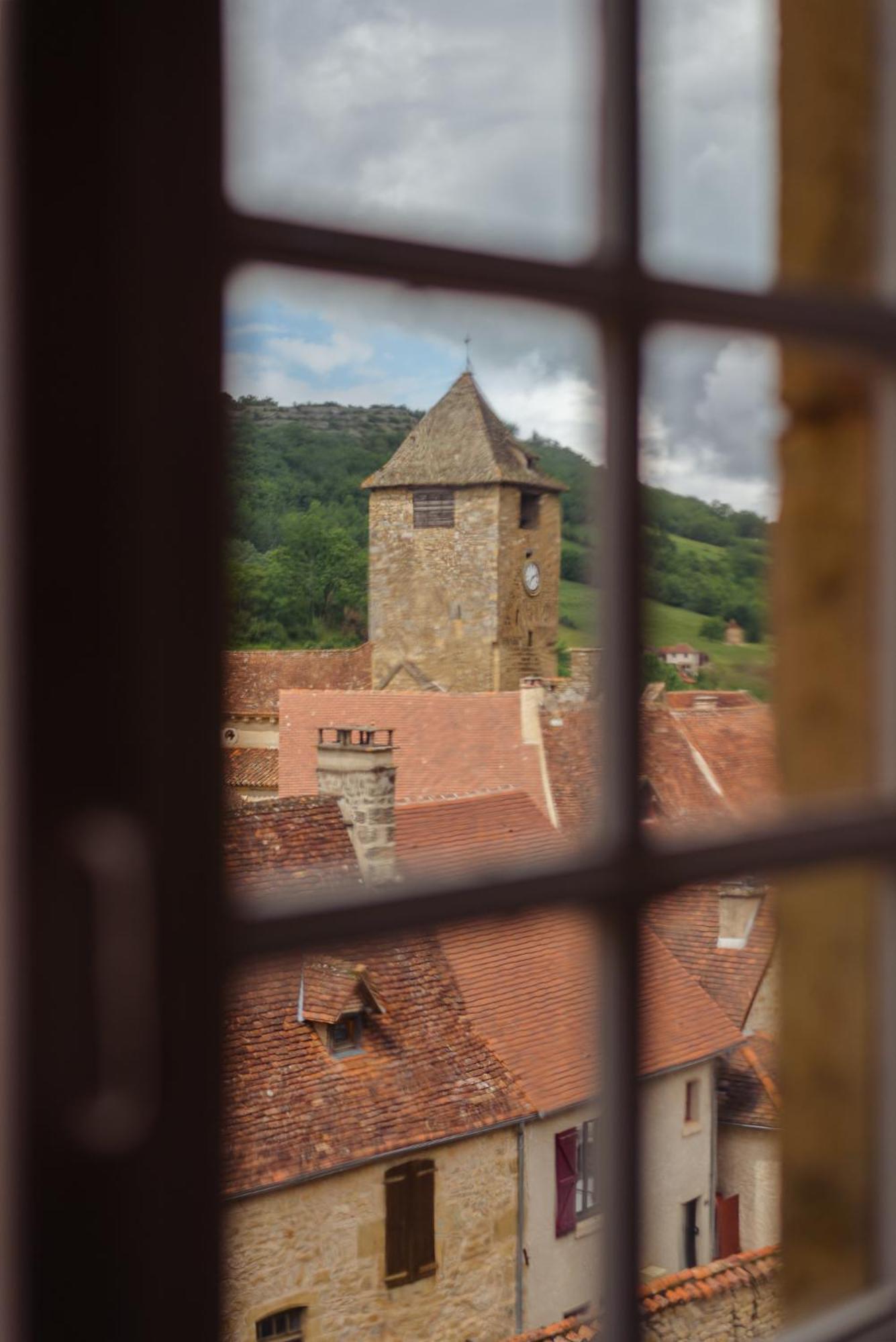 Manoir De Laroque Delprat Bed & Breakfast Autoire Bagian luar foto
