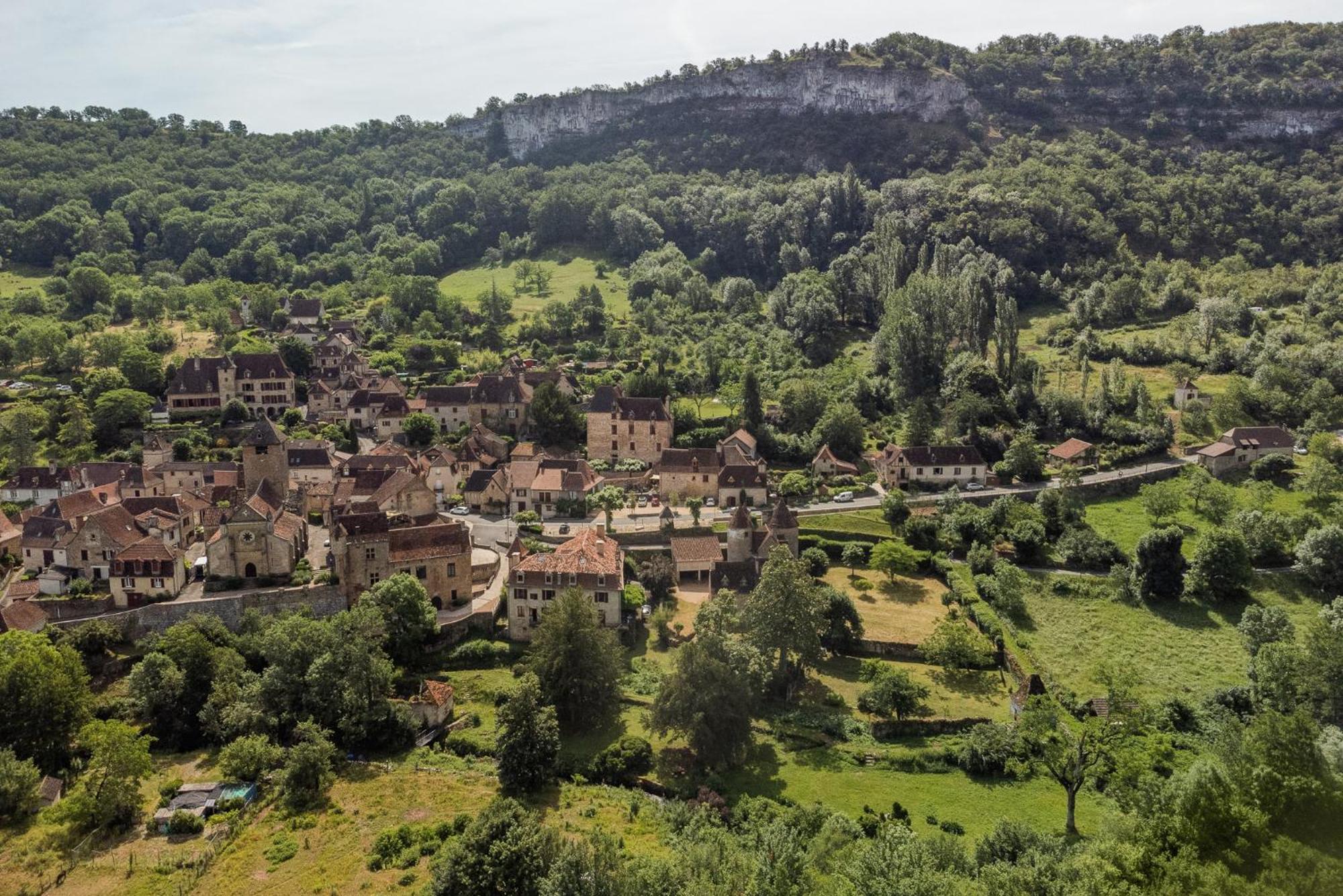 Manoir De Laroque Delprat Bed & Breakfast Autoire Bagian luar foto