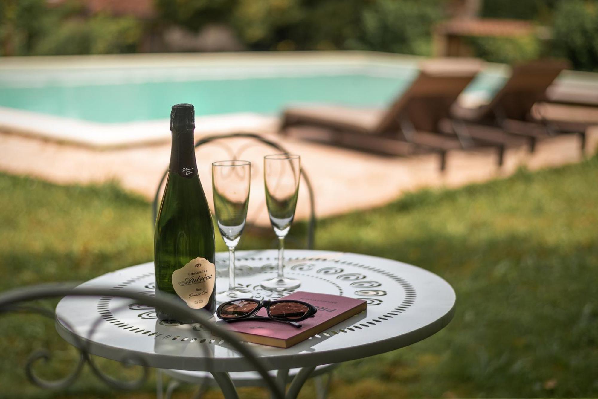 Manoir De Laroque Delprat Bed & Breakfast Autoire Bagian luar foto